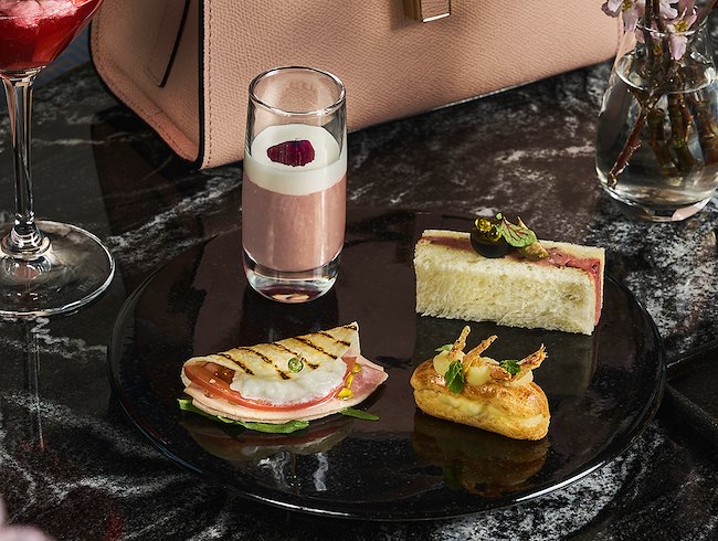 セントレジスアフタヌーンティー with ヴァレクストラ ― イジィデ・イン・ブルーム ―